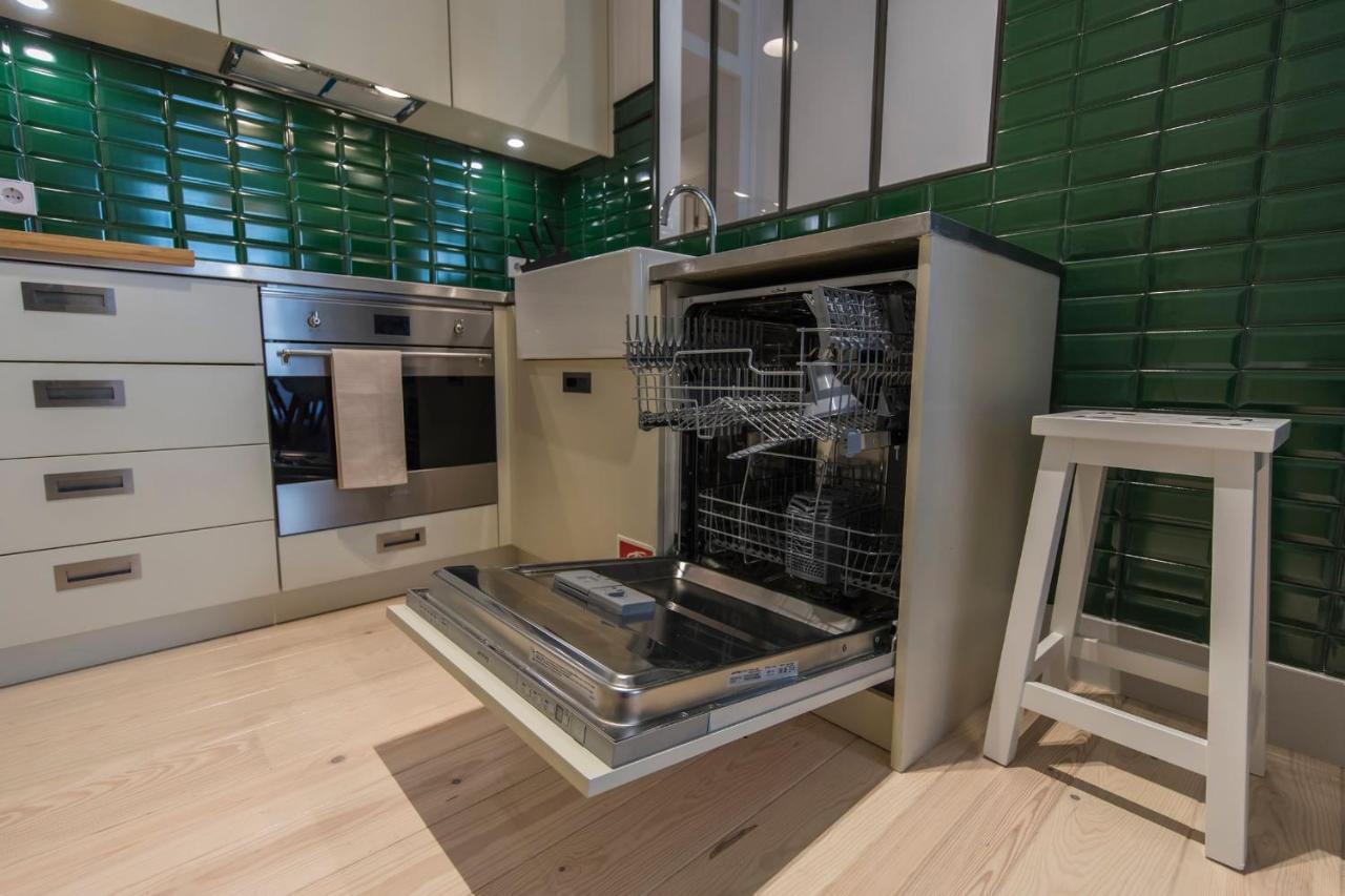 Lovelystay - Charming 3 Bedroom Wonder Downtown Lisboa Exteriör bild